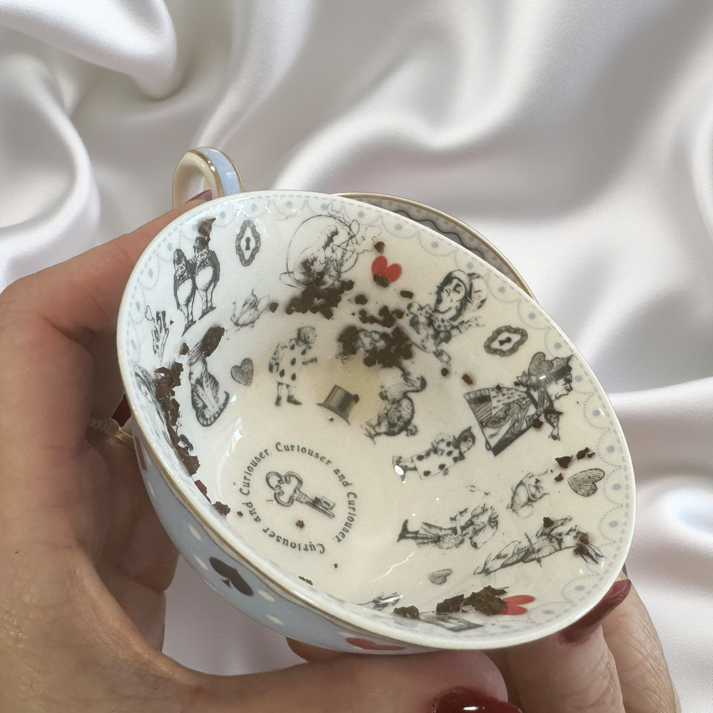 Alice in Wonderland Pale Blue Polka Dots Tea Set – Tea Leaf Reading Kit + Free Oracle Cards & Course