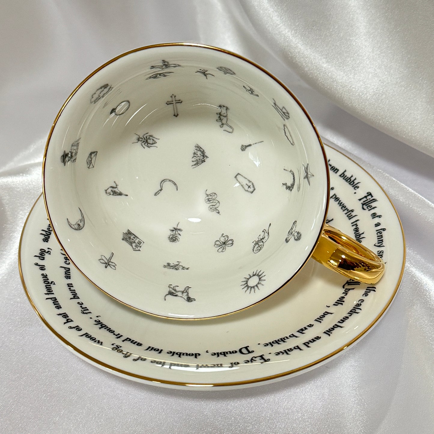 Witches Brew tea leaf reading teacup set. FREE online course