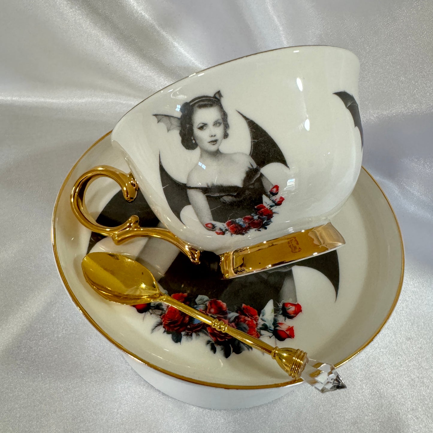 Bat Lady 5 Teacup and saucer set. Learn tea leaf reading the easy way. FREE online course. Halloween Teacup.