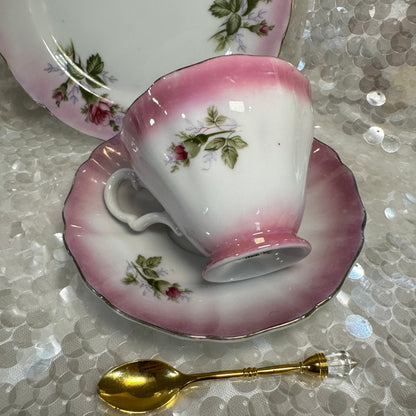 Vintage Roses tea cup and saucer set. Teacup trio set. FREE online course learn to read fortune teller tea cups.