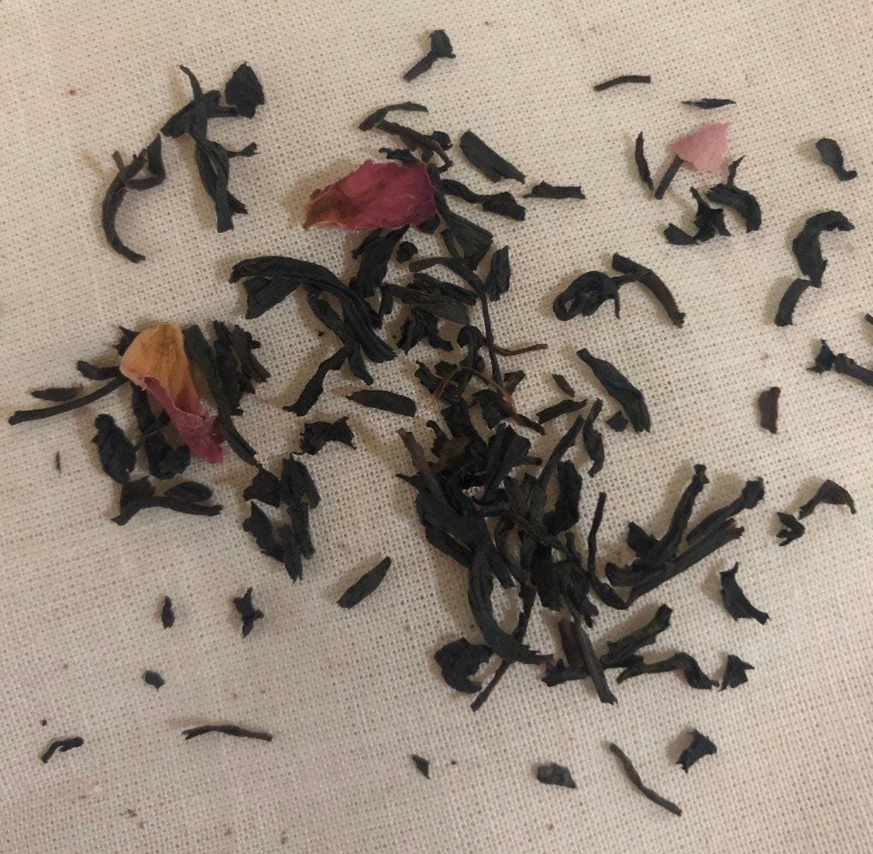 Karin’s own black tea leaf reading blend. This is a lovely soft flavour with rose petals and other florals with a slight berry flavour.  It’s a lovely mild black tea.