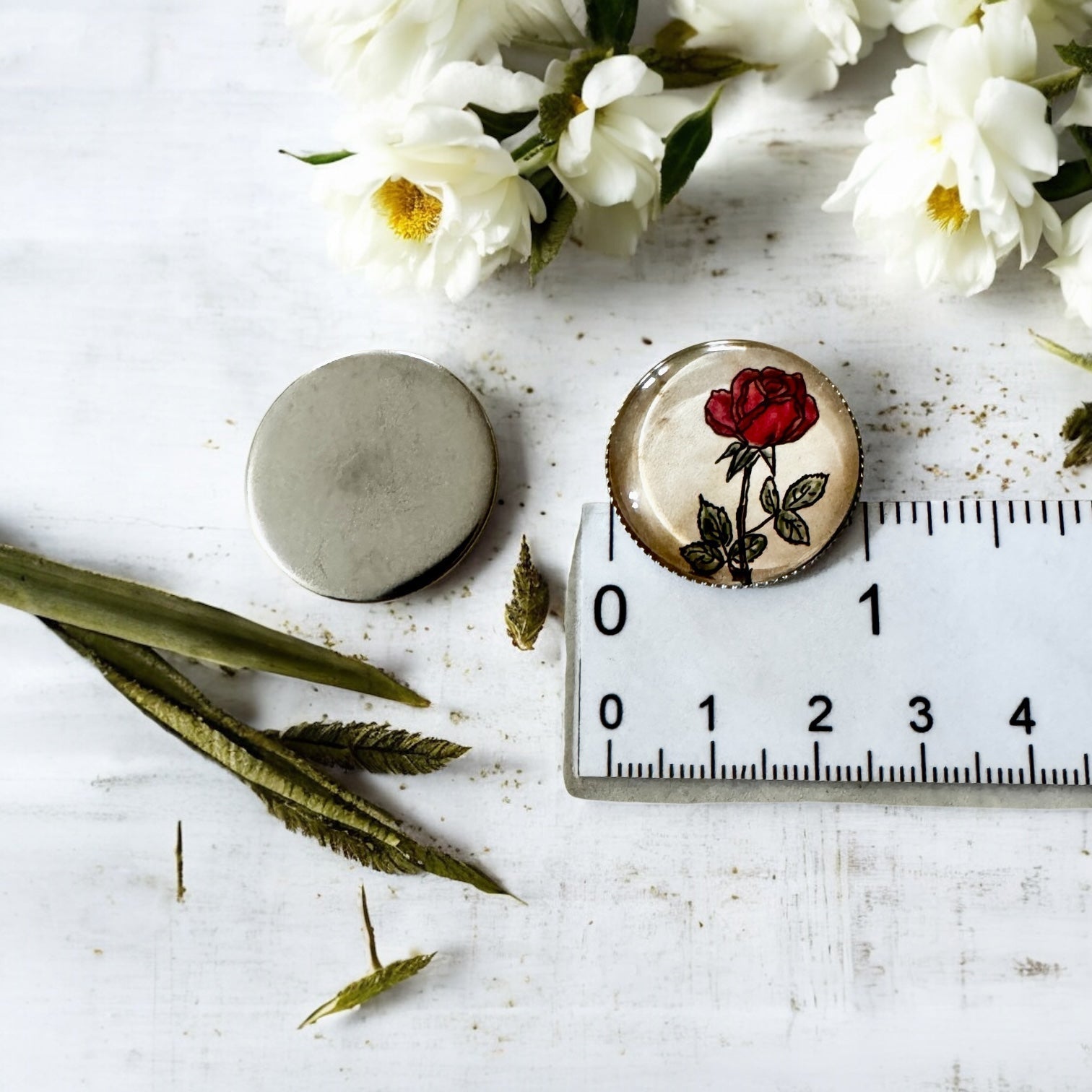 Alice in wonderland coins, includes free GT mat for charm casting. Back of coins