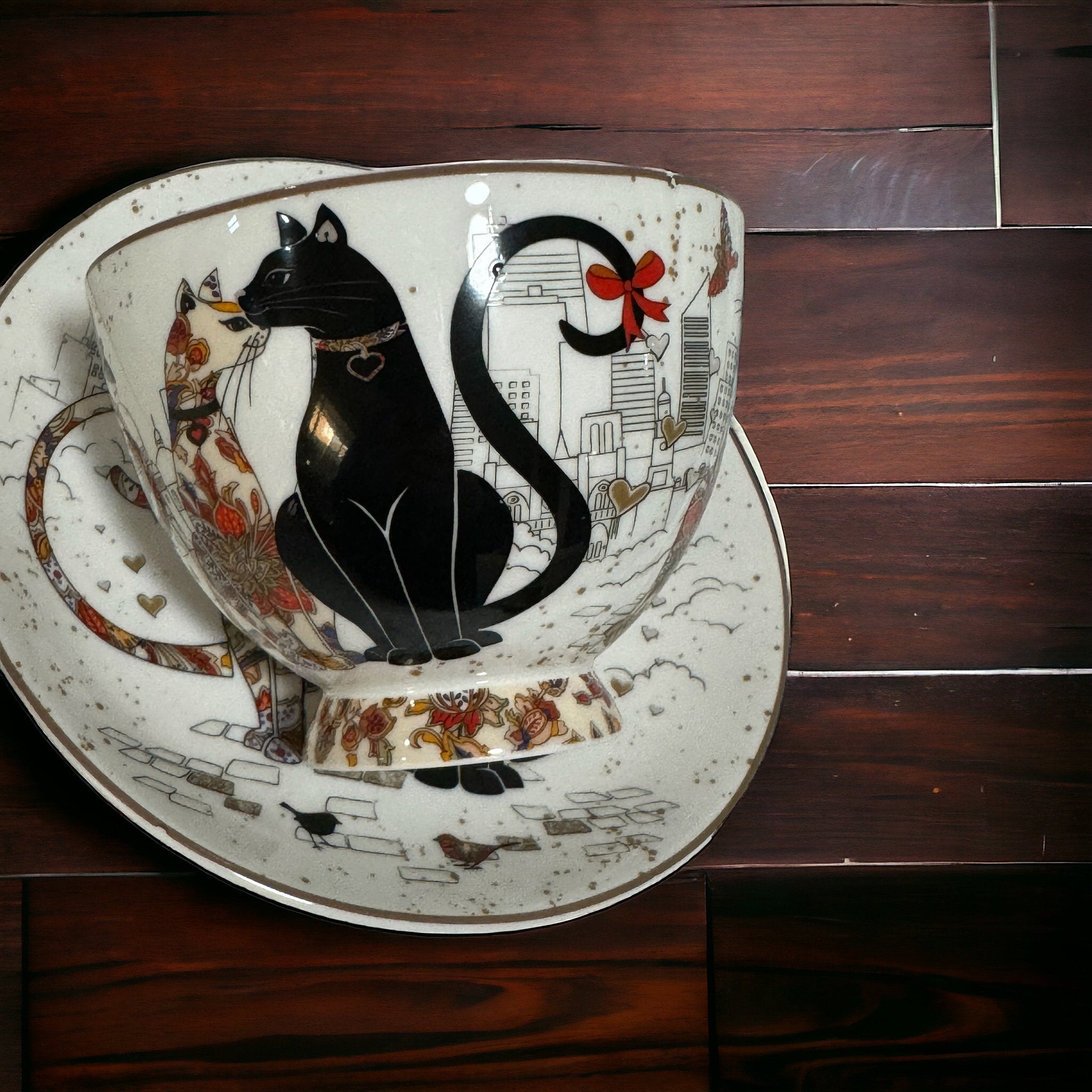 Fortune teller cat teacup with vibrant colors and intricate details, ideal for tea leaf readings. Full tea leaf reading kit with free course. Perfect gift. 