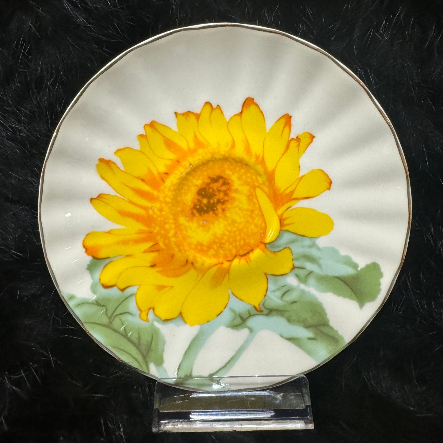 Sunflower Tea cup and saucer set. FREE course to learn to read this teacup the easy way.