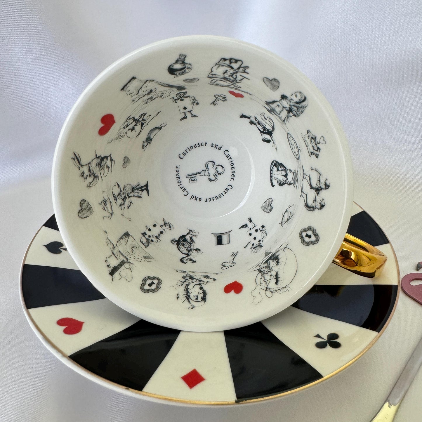 Alice in Wonderland fortune teller teacup. #Tarot #tealeafereading #divinationtools Great gift for Mom friend female, even a good birthday gift or bridal shower gift.