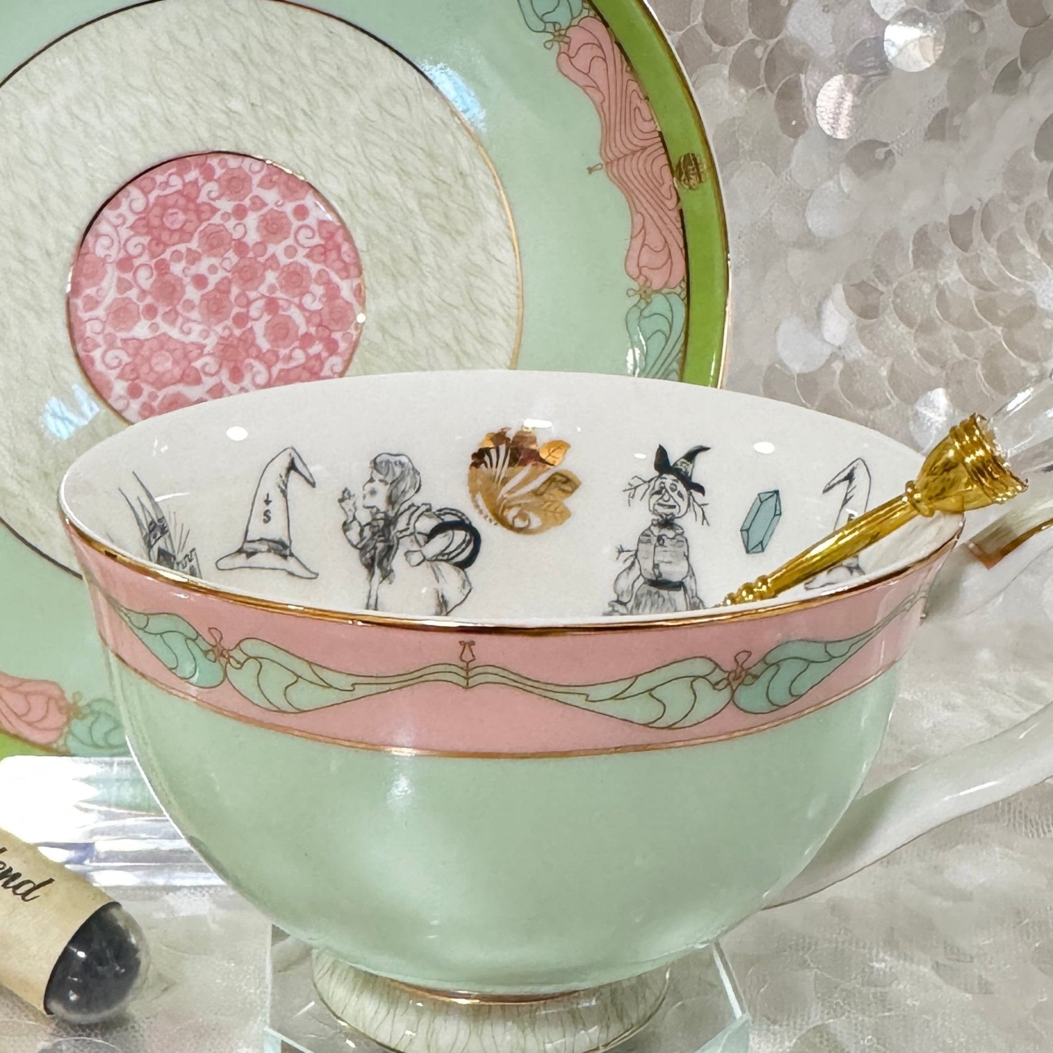 Wizard of Oz fortune teller teacup and saucer set. Use for fortune telling. 