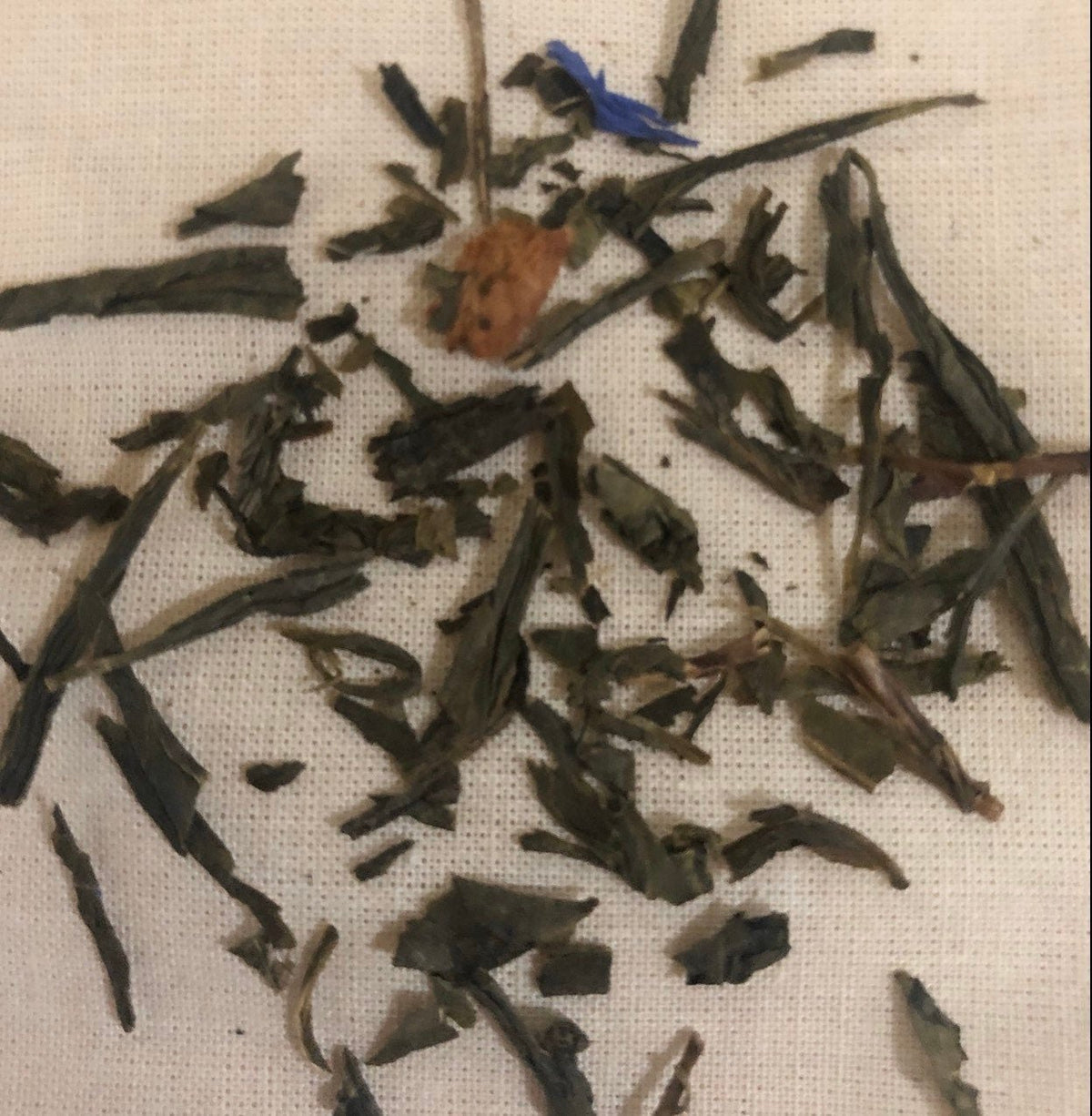 This is the structure of the green tea which has a delightful light strawberry flavour. 