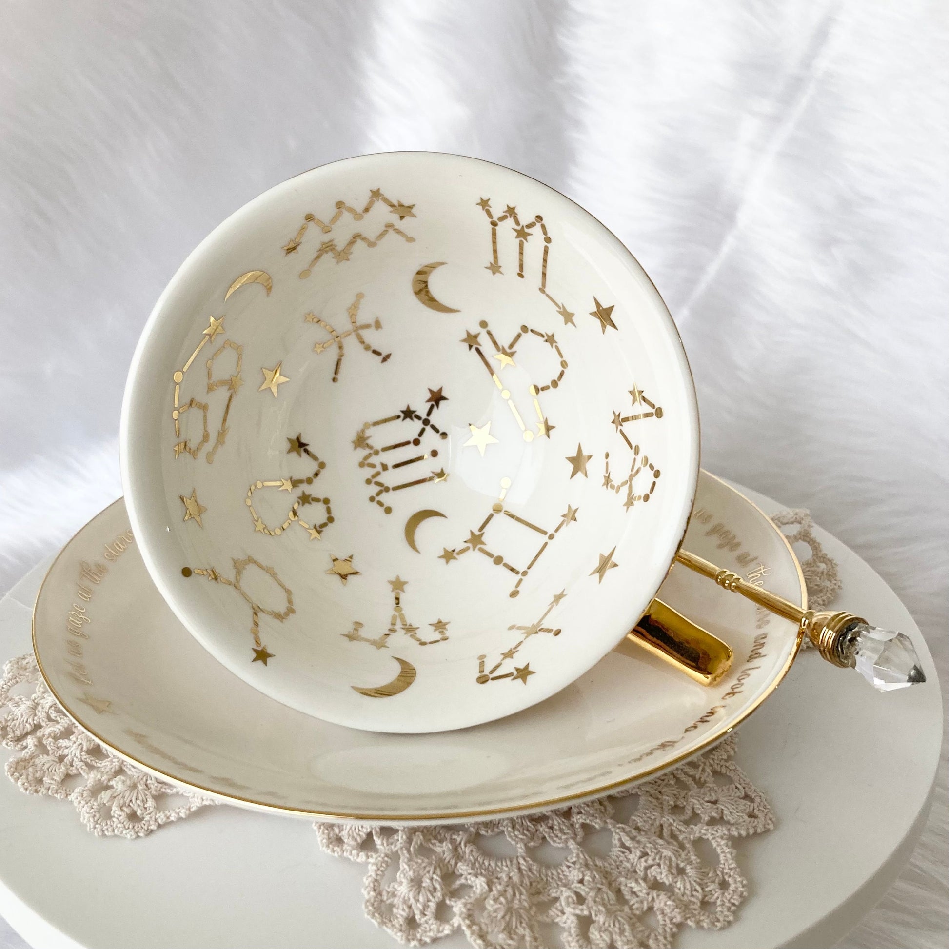 Gift for Mom Divination Teacup Birthday gift Gift for her Mothers day Unique gift Tea cup Tarot Witch Gifts Tarot Bridesmaid Gift Readings