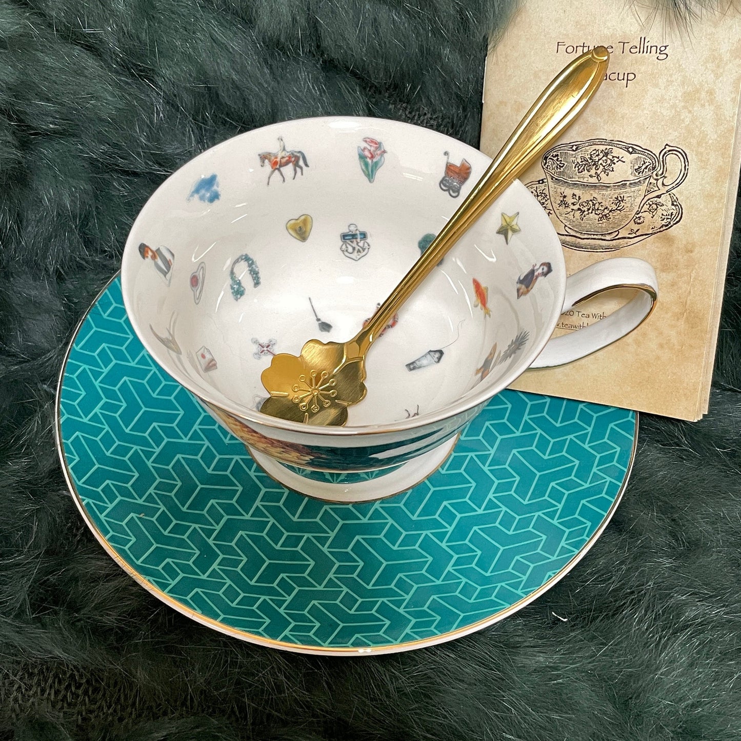 Fortune teller teacup in aqua blue colour with a pheasant pictured on the teacup. Fortuneteller tea cup are easy to use so make your tea and drink it and you read the images where the tea lands from the booklet that comes with this set.